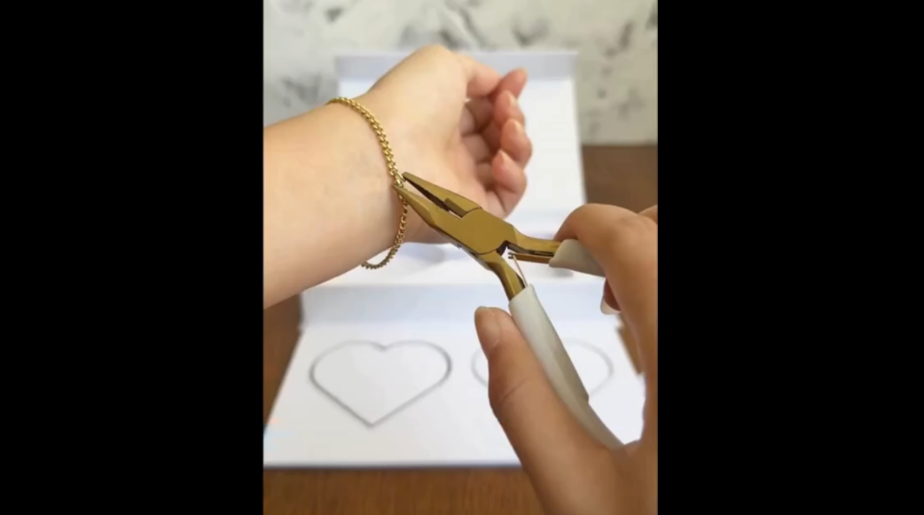 Load video: A quick step-by-step guide showing how to fit and secure your ForeverBrace™.